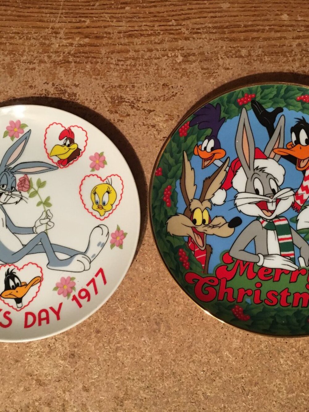 LOT OF 2 LOONEY TUNES MERRY CHRISTMAS & MOTHERS DAY PLATE LIMITED EDITION WARNER